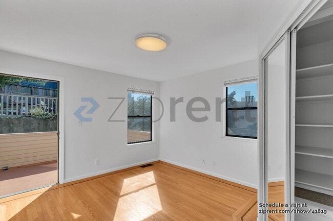 Building Photo - 813 Meade Ave