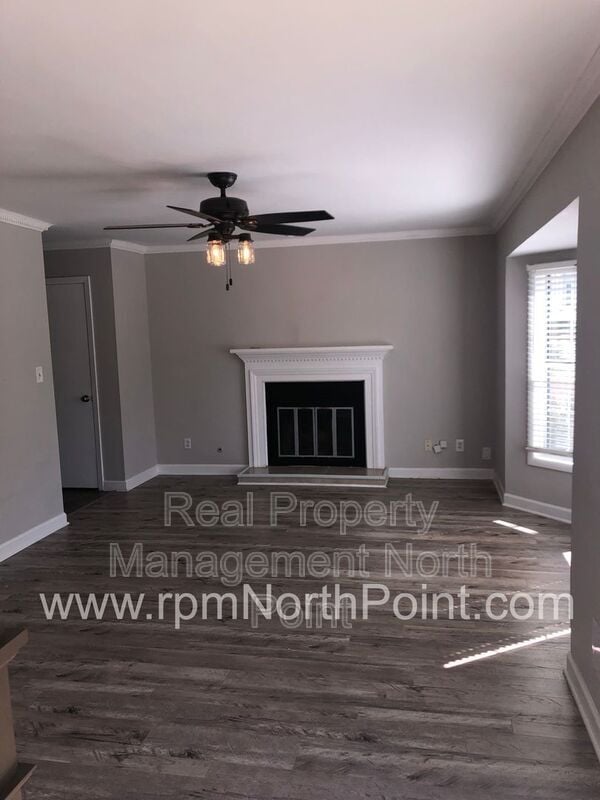 Building Photo - 676 Anderson Walk