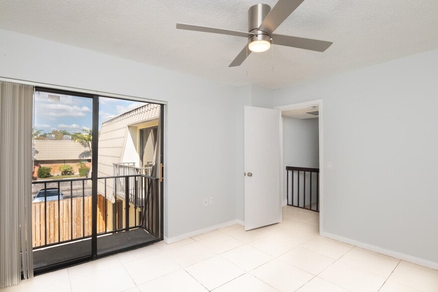 Building Photo - 1700 Embassy Dr