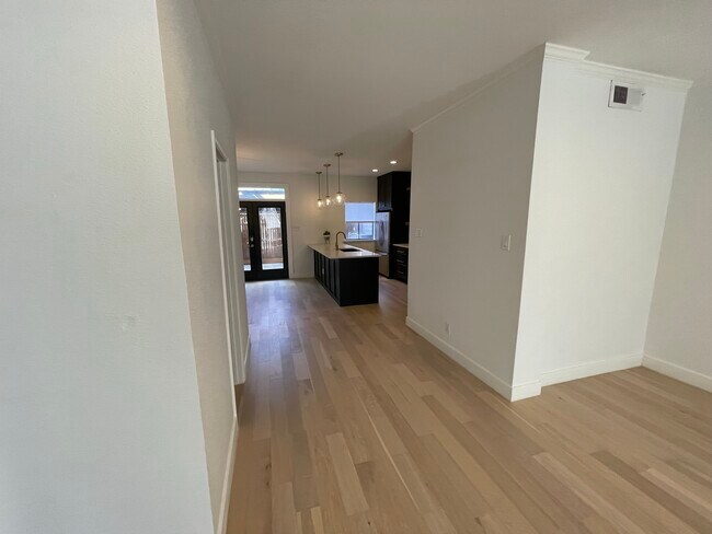 Building Photo - 1201 McDuffie St