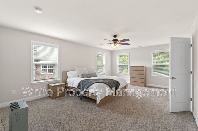 Building Photo - 1830 Alden Oaks Dr