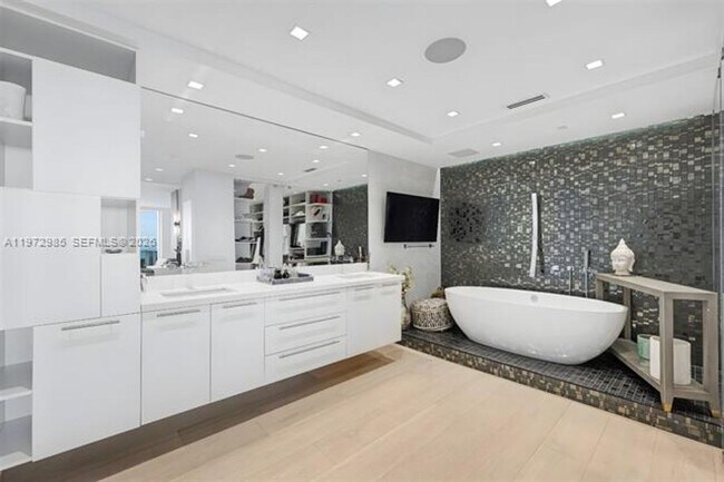 Building Photo - 400 Alton Rd