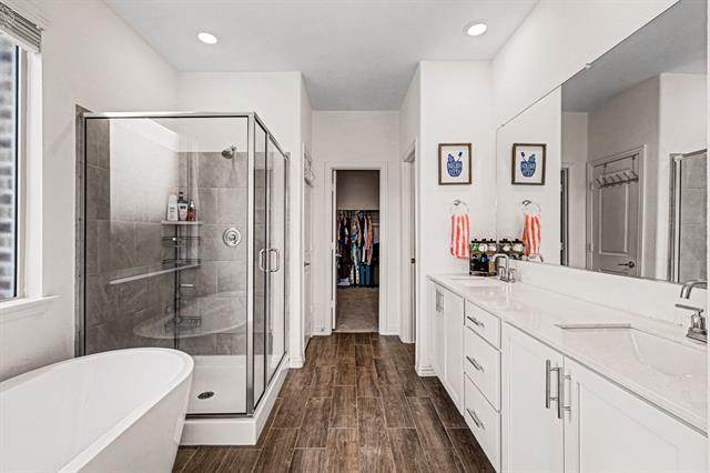 Building Photo - 1120 Water Canna Dr