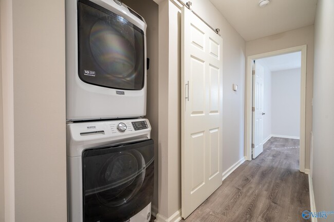 Building Photo - 205 High Rd