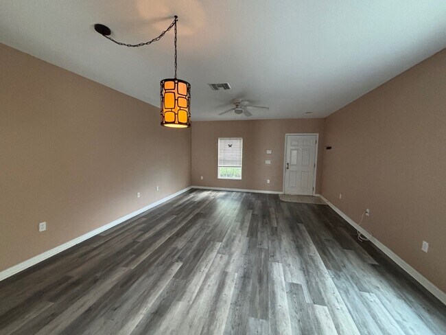Building Photo - 15651 Stable Run Dr