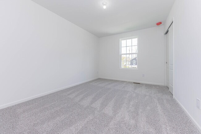 Building Photo - 9268 Hemlock Ln