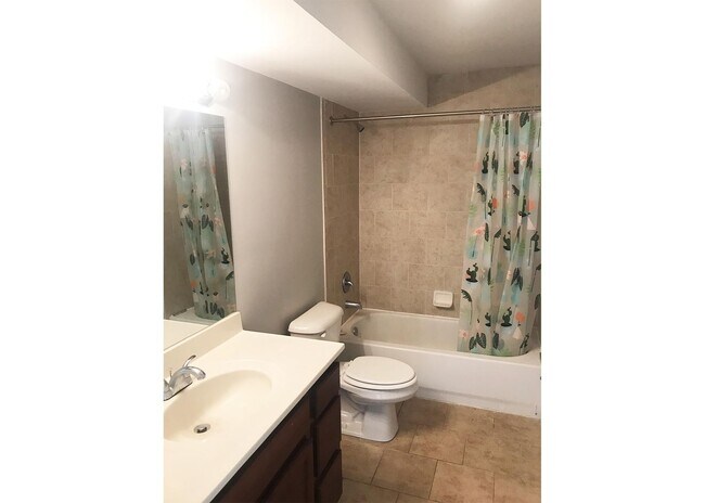 Building Photo - 525 Lowell Ave