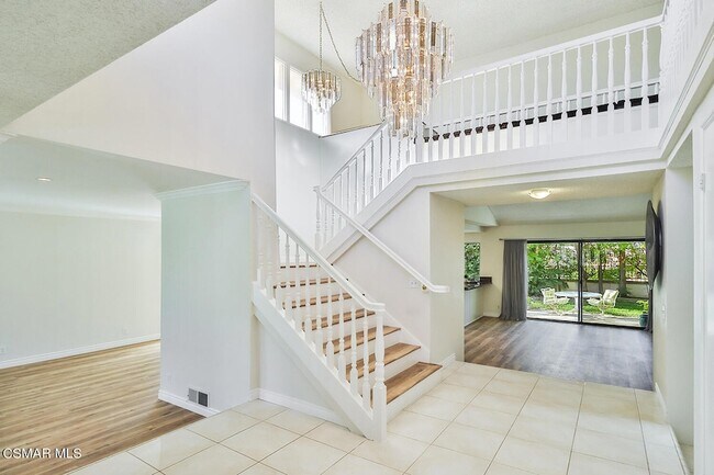 Building Photo - 4082 Avenida Verano