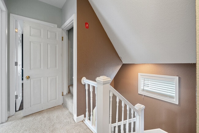 Building Photo - 846 W 41st St