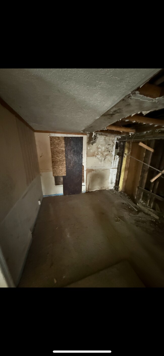 Building Photo - 1621 Dawson Ave W