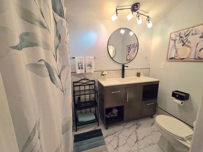 Building Photo - 8520 US HWY 1, D5