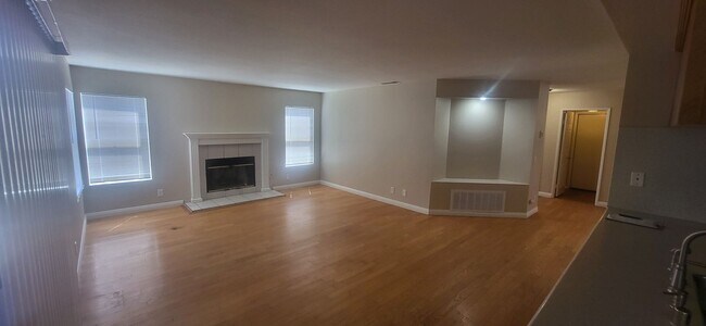 Building Photo - 4 Bedroom, 3 Bath Cul-de-Sac in Hemet