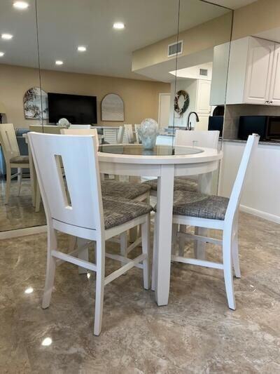 Building Photo - 1605 S US Hwy 1