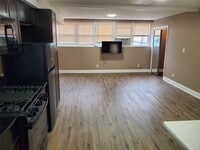 Building Photo - 524 Merrick Rd