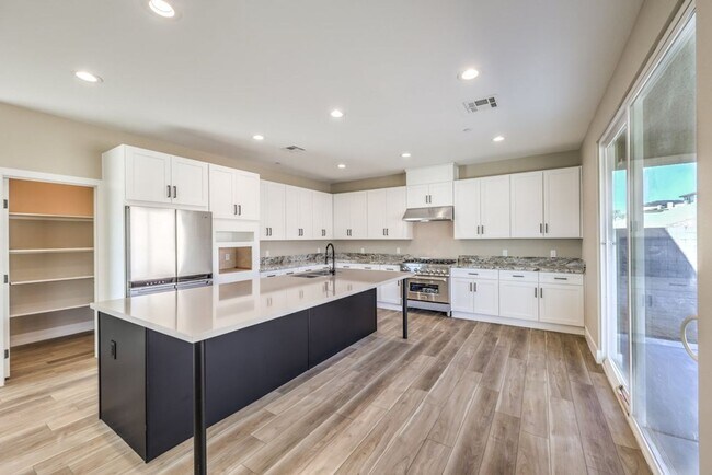 Building Photo - Almost a FULL ACRE - Immediate Move In - Bring Your Horses, Animals, Toys or ?!?