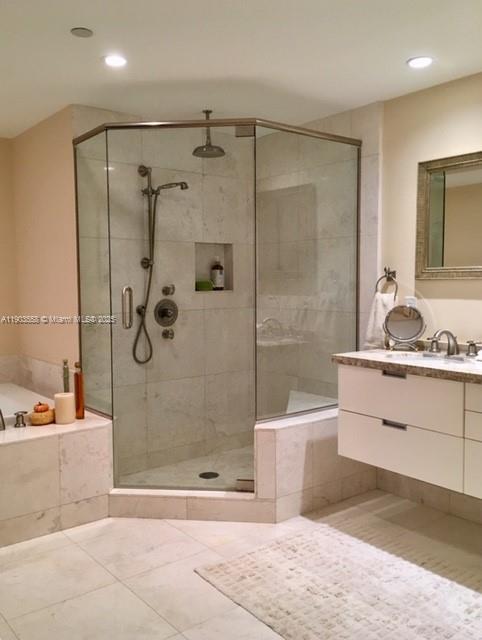 Building Photo - 9401 Collins Ave