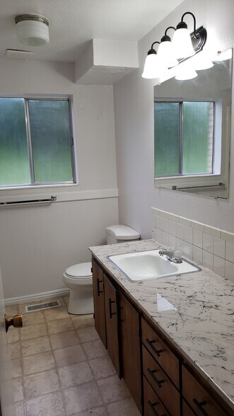 Bathroom - 520 South 100 West