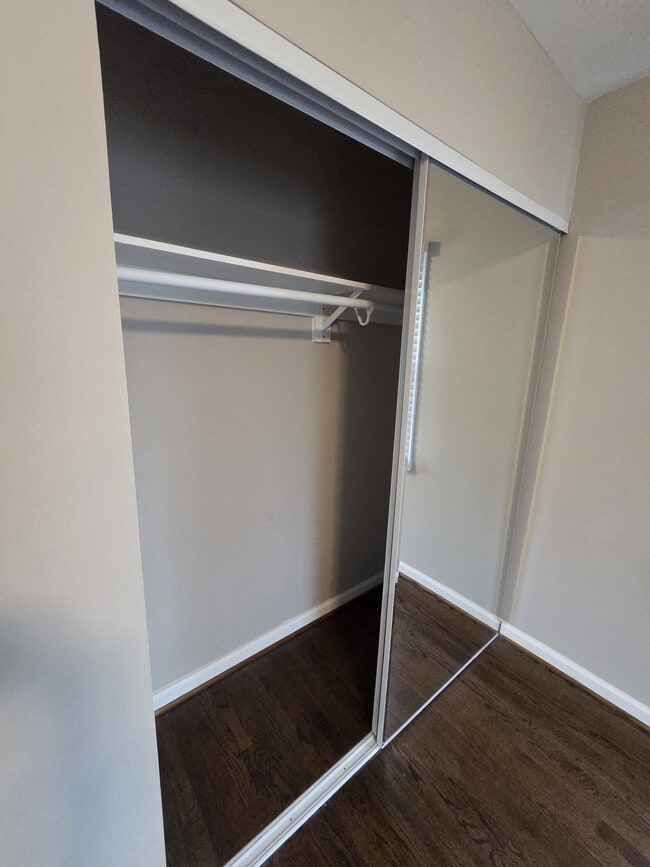 Building Photo - 611 Austin Ln