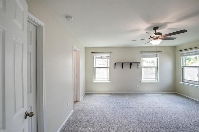 Building Photo - 123 Mancos Dr
