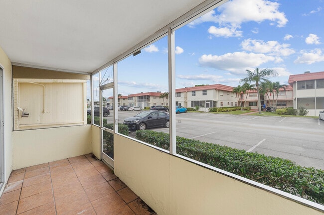 Building Photo - 59 Saxony B