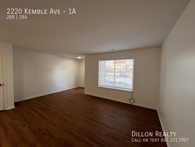 Building Photo - 2220 Kemble Ave