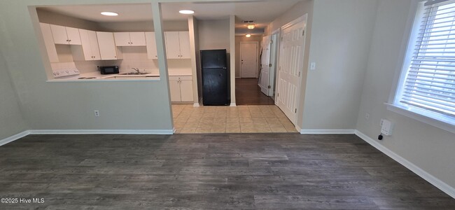 Building Photo - 3427 Westgate Dr