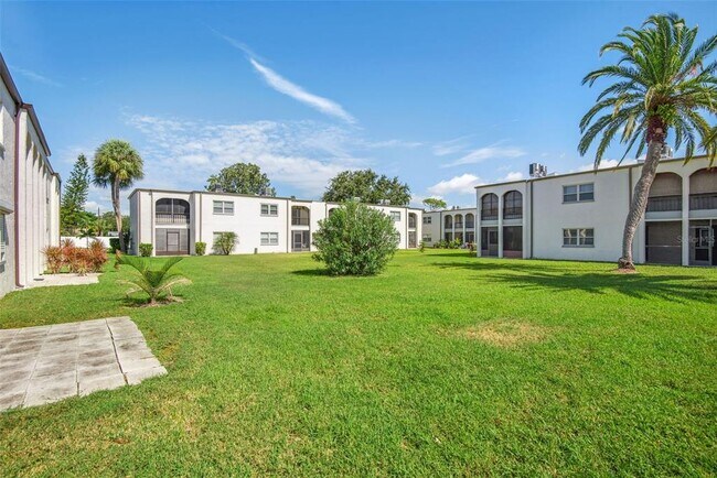 Building Photo - 7701 Starkey Rd