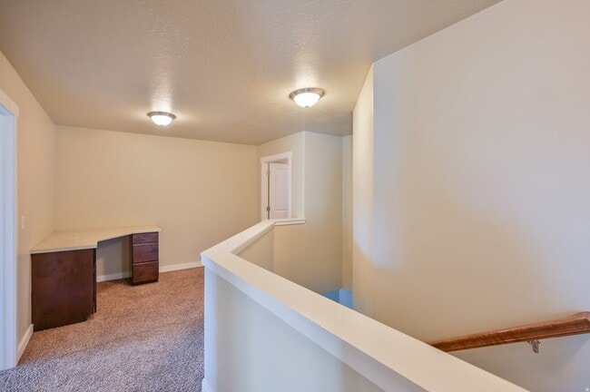 Building Photo - 4088 E Oakland Hills Dr