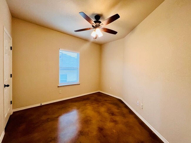 Building Photo - 10147 Westover Bluff