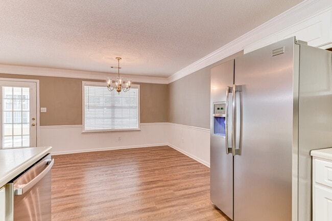 Building Photo - 490 Connemara Trail