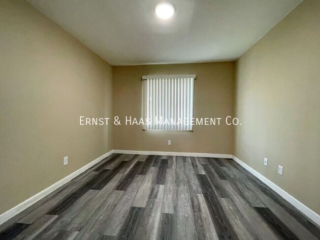 Building Photo - Cozy 1 Bed, 1 Bath Apartment with All the ...