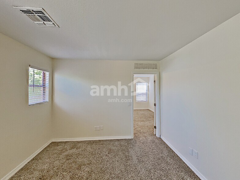 Building Photo - 8841 E Portobello Ave