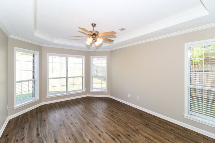 Building Photo - 2402 Mason Dr