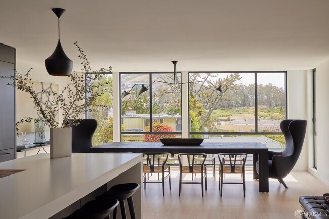 Building Photo - 169 Amber Dr