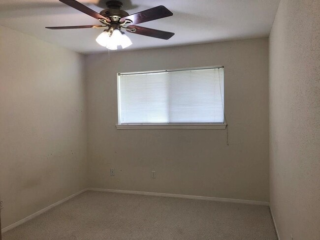 Building Photo - 1103 Ashdale Dr