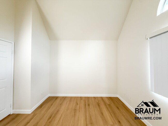 Building Photo - 14249 Friar St