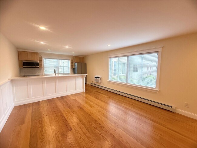 Building Photo - 250 Beechwood Ave