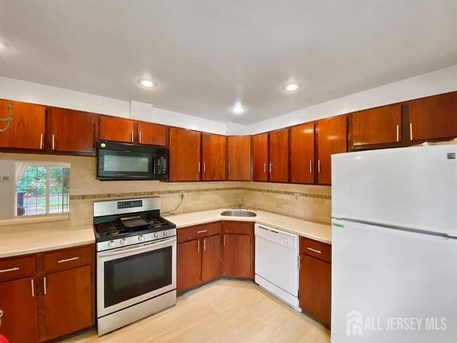 Building Photo - 47 Morgan Pl