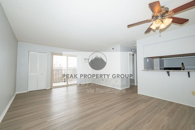 Building Photo - 2971 Deckebach Ave