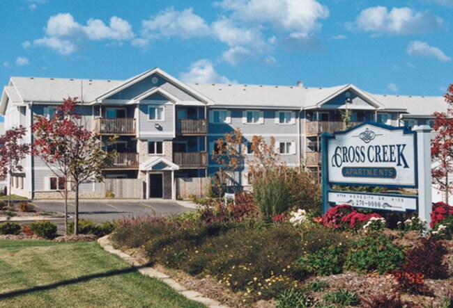 Interior Photo - Cross Creek