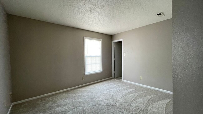 Building Photo - 3 Bedroom, 2.5 Bath Home Located in South Lafayette