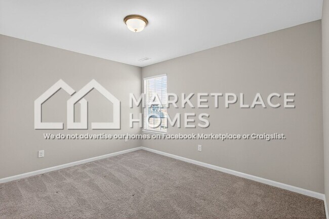 Building Photo - 8436 Gateway Run Rd