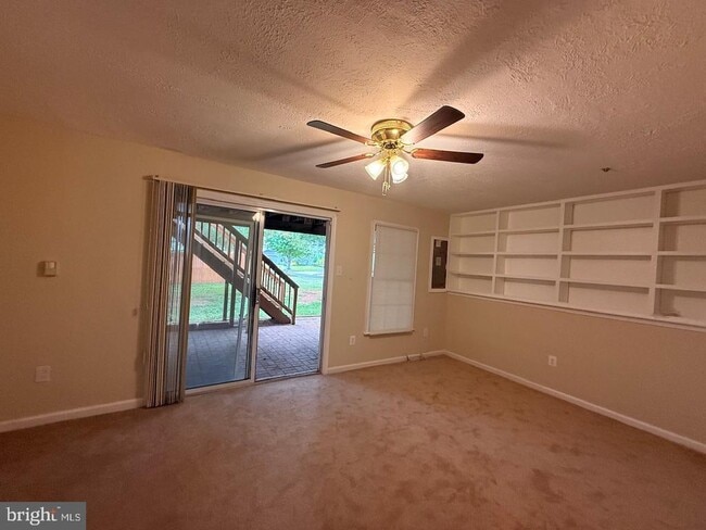 Building Photo - 17901 Cottonwood Terrace