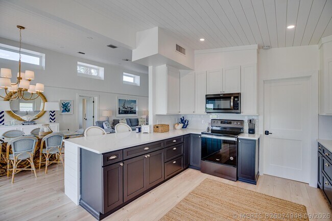 Building Photo - 1604 Seaway Dr