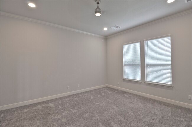Building Photo - 3723 Las Casitas