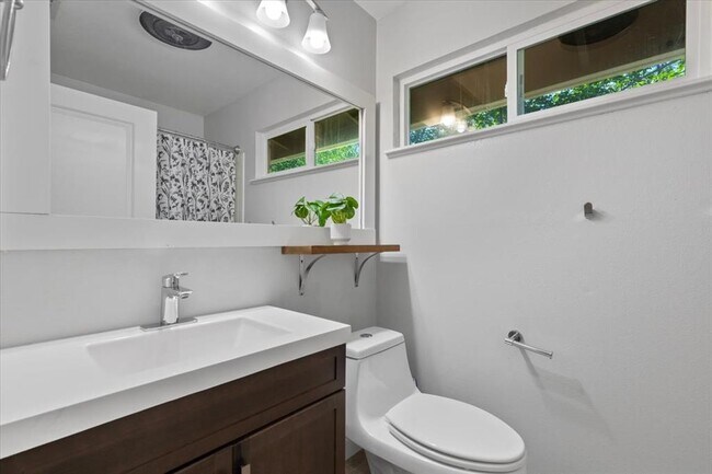 Building Photo - 5313 Harvest Ln