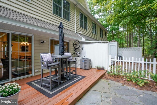 Building Photo - 28463 Pinehurst Cir