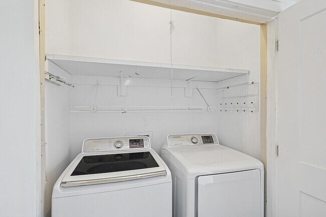 Building Photo - 5620 Richmond Ave