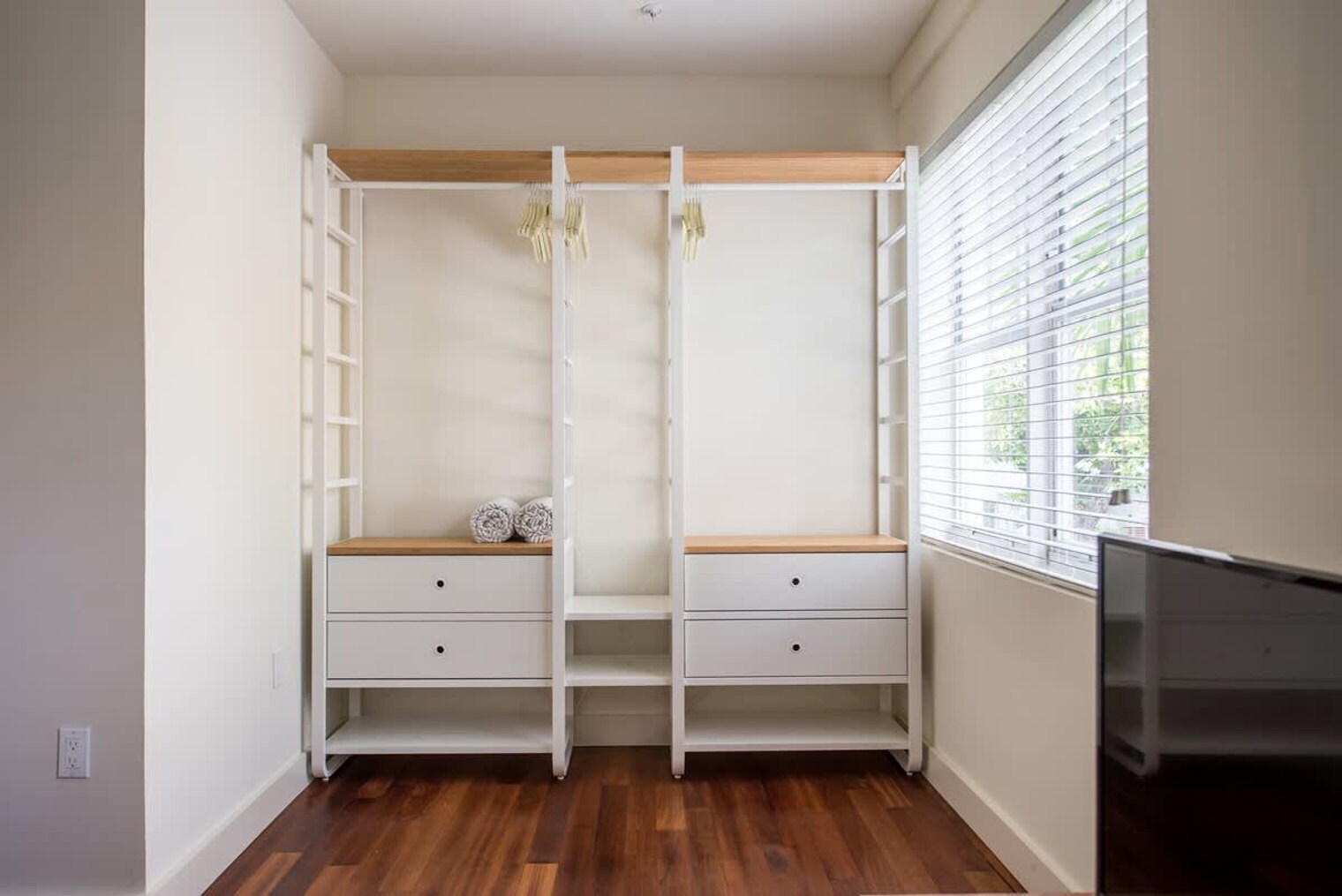 Building Photo - 747 4th St