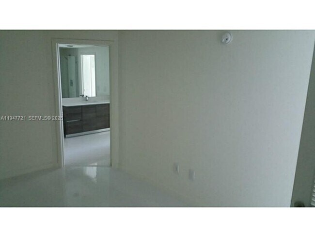 Building Photo - 1100 S Miami Ave